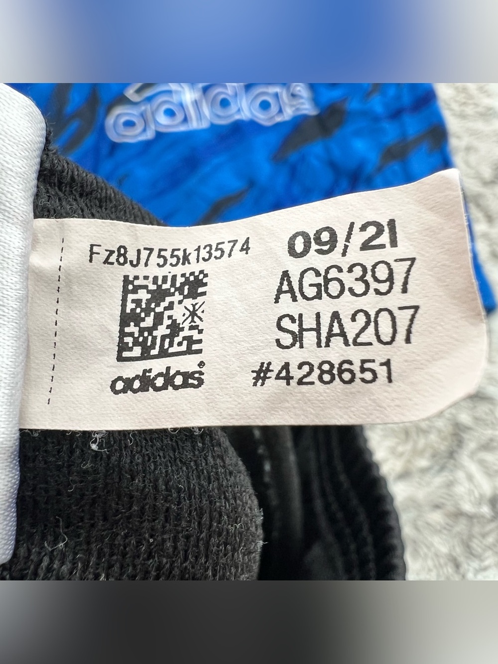 Adidas 2-Piece Matching Set Size 3T - Picture 3 of 3